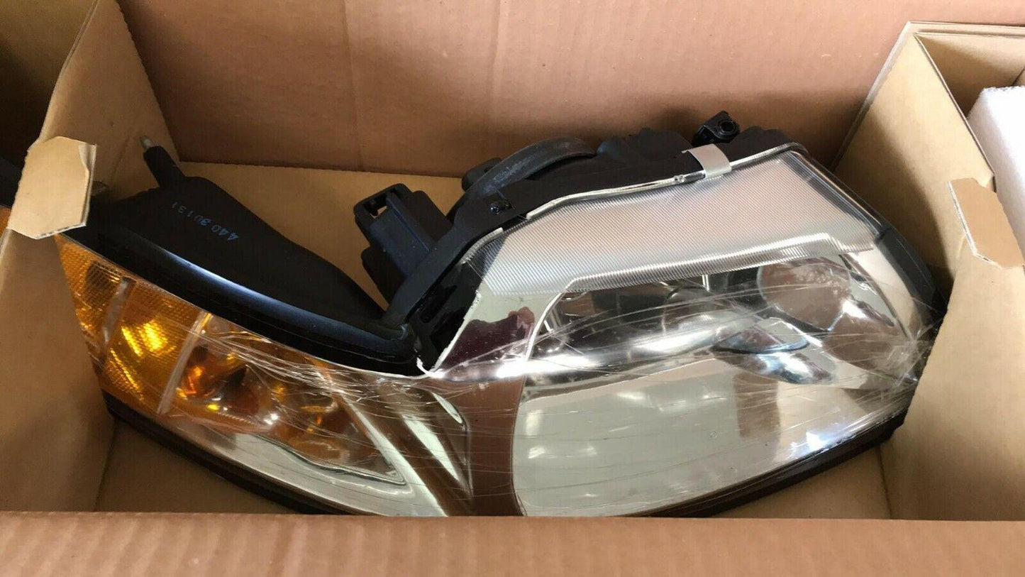 1999-2004 Ford Mustang right headlight light lamp F02503160 **New** - Swan Auto